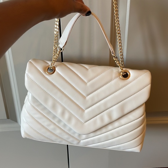 Cream adjustable strap purse - Picture 3 of 4